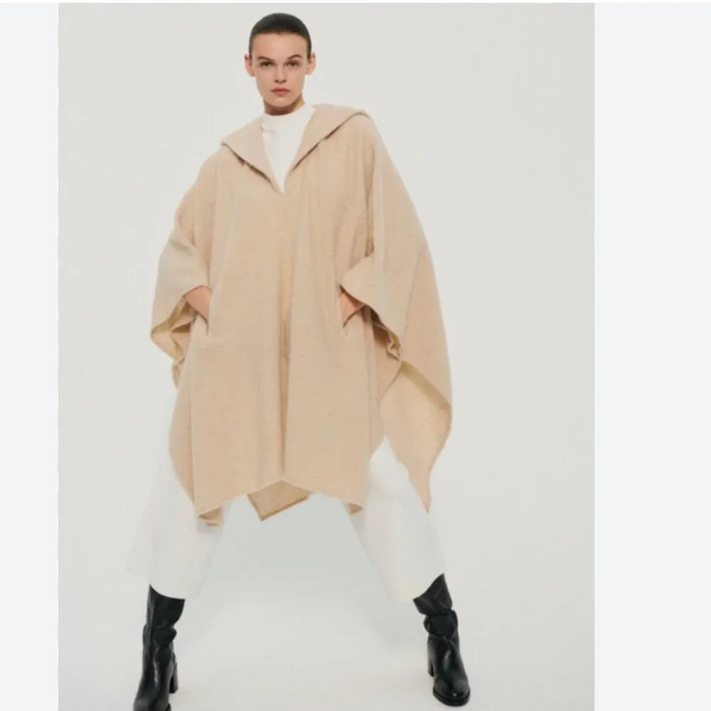 NWT ZARA Bloggers Fave Hooded Poncho Sweater Jacket Pockets Beige Medim Wool